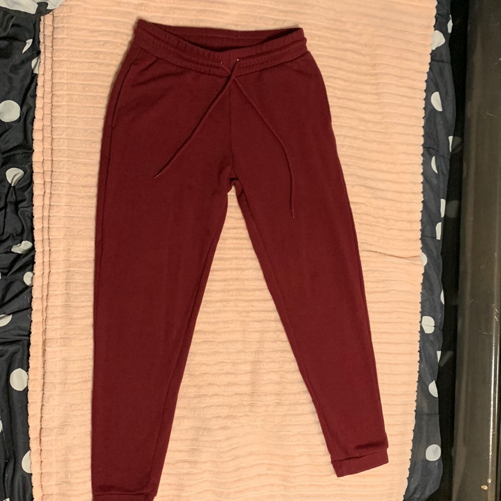 Red reflex jogger size Small women’s